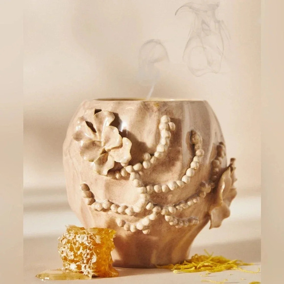 Anthropologie Other - Anthropologie Corale textured jar candle sol tobac floral beige large 3D planter